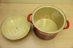 Кастрюля Le Creuset 5.7L стальная эмалированная вишневая Cherry Red 6-Quart Кастрюля Le Creuset 5.7L стальная эмалированная вишневая Cherry Red 6-Quart